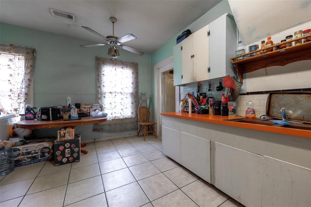 3925 1 Woodleigh St, Houston, Texas 77023-1633, 2 Bedrooms Bedrooms, ,1 BathroomBathrooms,Multi-family,For Sale,Woodleigh St,96001819