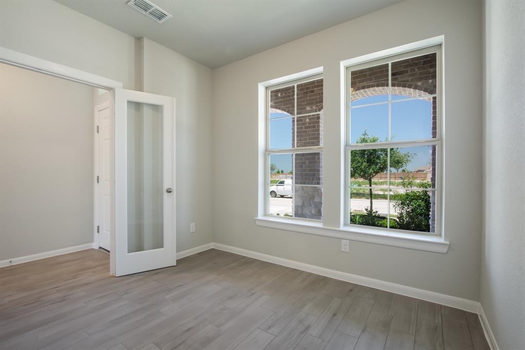 140 2 Winged Elm Court, Willis, Texas 77318, 3 Bedrooms Bedrooms, 8 Rooms Rooms,2 BathroomsBathrooms,Single-family,For Sale,Winged Elm,60352853