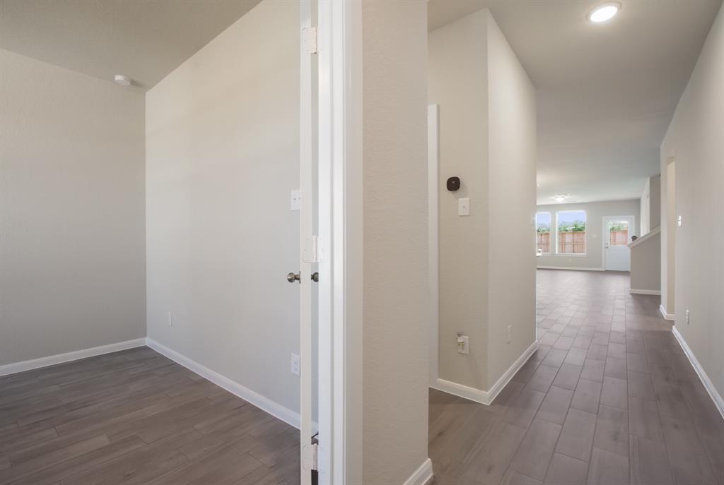 140 2 Winged Elm Court, Willis, Texas 77318, 3 Bedrooms Bedrooms, 8 Rooms Rooms,2 BathroomsBathrooms,Single-family,For Sale,Winged Elm,60352853