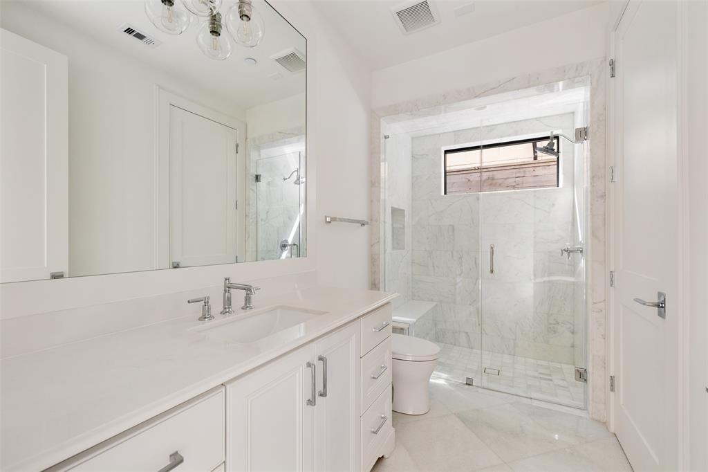 1329 4 Peden, Houston, Texas 77006, 3 Bedrooms Bedrooms, 7 Rooms Rooms,3 BathroomsBathrooms,Single-family,For Sale,Peden,88532315