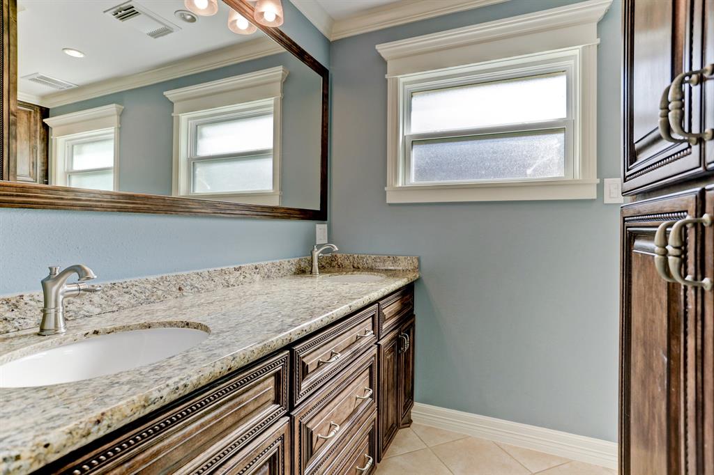 1178 1 Chamboard Lane, Houston, Texas 77018, 3 Bedrooms Bedrooms, 6 Rooms Rooms,2 BathroomsBathrooms,Single-family,For Sale,Chamboard,75025857