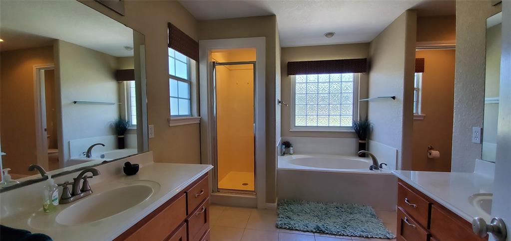 2225 2 Lake Forrest Drive, West Columbia, Texas 77486, 3 Bedrooms Bedrooms, 9 Rooms Rooms,3 BathroomsBathrooms,Single-family,For Sale,Lake Forrest,56573943
