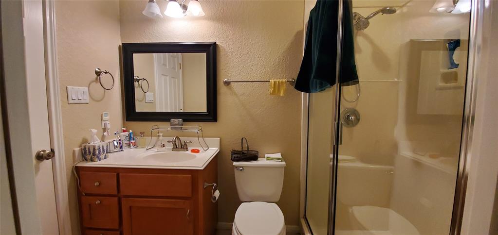 2225 2 Lake Forrest Drive, West Columbia, Texas 77486, 3 Bedrooms Bedrooms, 9 Rooms Rooms,3 BathroomsBathrooms,Single-family,For Sale,Lake Forrest,56573943