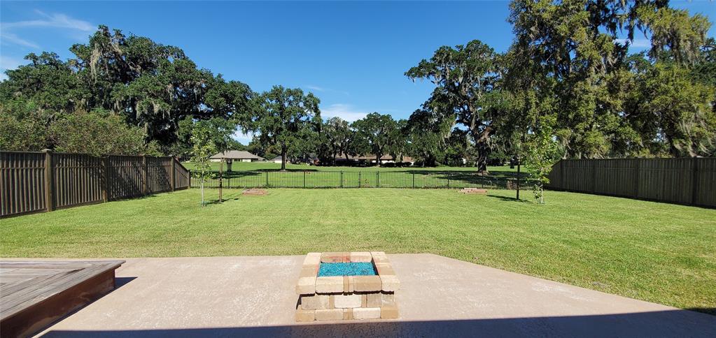2225 2 Lake Forrest Drive, West Columbia, Texas 77486, 3 Bedrooms Bedrooms, 9 Rooms Rooms,3 BathroomsBathrooms,Single-family,For Sale,Lake Forrest,56573943