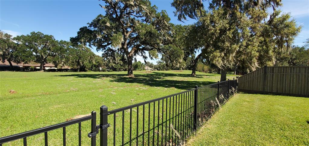 2225 2 Lake Forrest Drive, West Columbia, Texas 77486, 3 Bedrooms Bedrooms, 9 Rooms Rooms,3 BathroomsBathrooms,Single-family,For Sale,Lake Forrest,56573943