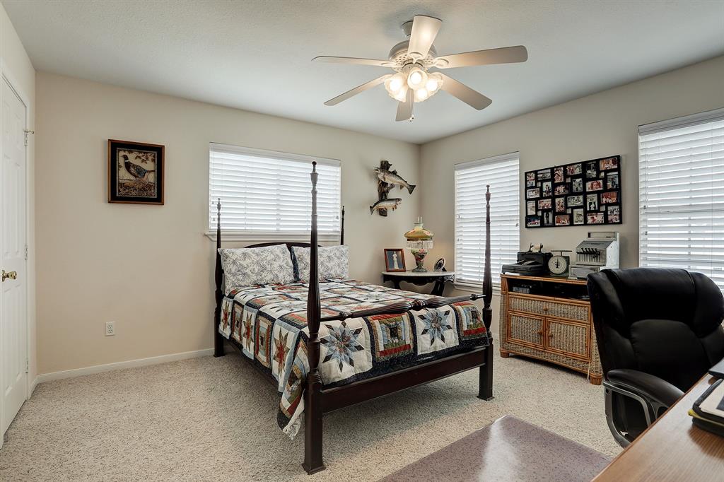 415 2 Sunset Circle, Tiki Island, Texas 77554, 4 Bedrooms Bedrooms, 7 Rooms Rooms,3 BathroomsBathrooms,Single-family,For Sale,Sunset,51866940