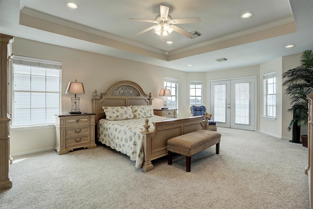 415 2 Sunset Circle, Tiki Island, Texas 77554, 4 Bedrooms Bedrooms, 7 Rooms Rooms,3 BathroomsBathrooms,Single-family,For Sale,Sunset,51866940