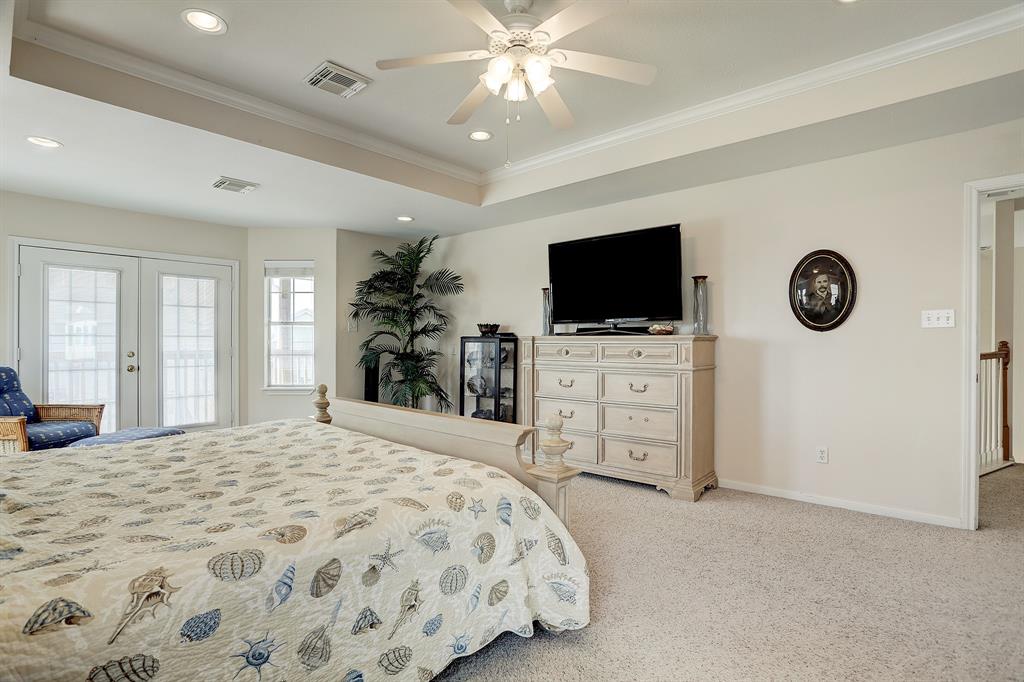 415 2 Sunset Circle, Tiki Island, Texas 77554, 4 Bedrooms Bedrooms, 7 Rooms Rooms,3 BathroomsBathrooms,Single-family,For Sale,Sunset,51866940