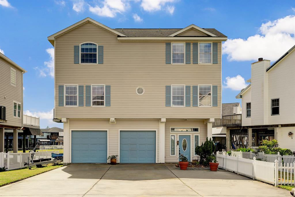 415 2 Sunset Circle, Tiki Island, Texas 77554, 4 Bedrooms Bedrooms, 7 Rooms Rooms,3 BathroomsBathrooms,Single-family,For Sale,Sunset,51866940