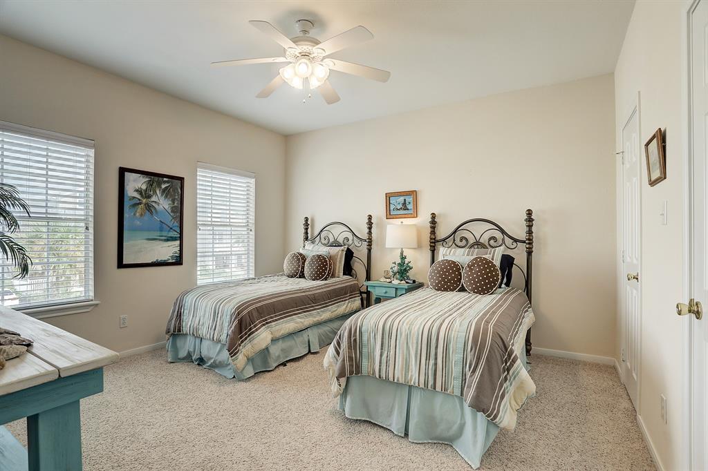 415 2 Sunset Circle, Tiki Island, Texas 77554, 4 Bedrooms Bedrooms, 7 Rooms Rooms,3 BathroomsBathrooms,Single-family,For Sale,Sunset,51866940