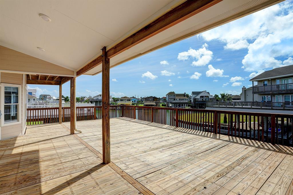 415 2 Sunset Circle, Tiki Island, Texas 77554, 4 Bedrooms Bedrooms, 7 Rooms Rooms,3 BathroomsBathrooms,Single-family,For Sale,Sunset,51866940