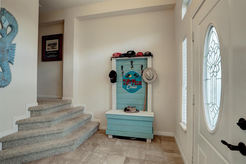 415 2 Sunset Circle, Tiki Island, Texas 77554, 4 Bedrooms Bedrooms, 7 Rooms Rooms,3 BathroomsBathrooms,Single-family,For Sale,Sunset,51866940