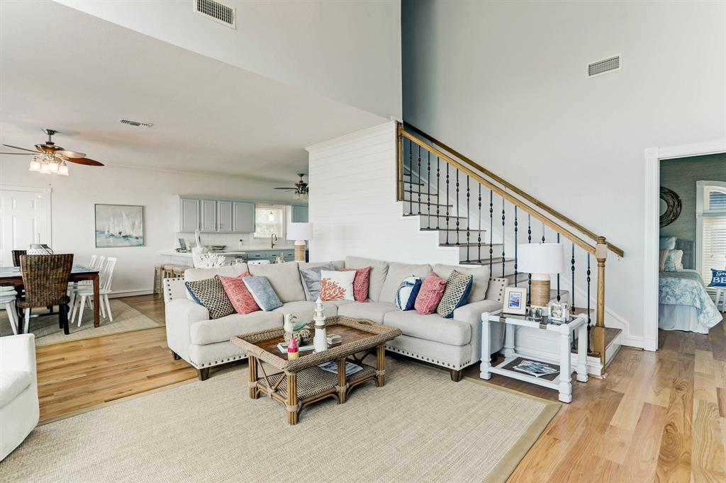 403 2 Isles End Road, Tiki Island, Texas 77554, 4 Bedrooms Bedrooms, 8 Rooms Rooms,2 BathroomsBathrooms,Single-family,For Sale,Isles End,78006801