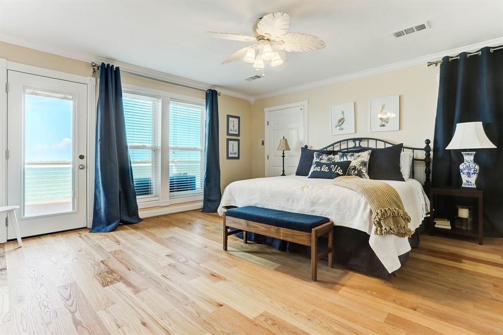 403 2 Isles End Road, Tiki Island, Texas 77554, 4 Bedrooms Bedrooms, 8 Rooms Rooms,2 BathroomsBathrooms,Single-family,For Sale,Isles End,78006801