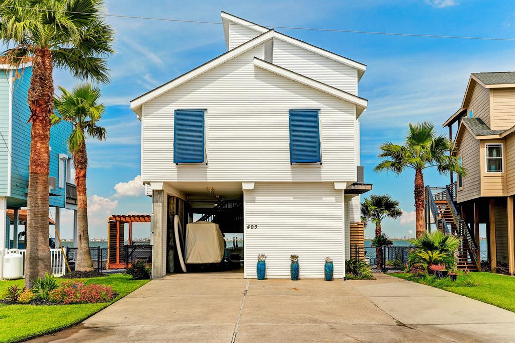 403 2 Isles End Road, Tiki Island, Texas 77554, 4 Bedrooms Bedrooms, 8 Rooms Rooms,2 BathroomsBathrooms,Single-family,For Sale,Isles End,78006801