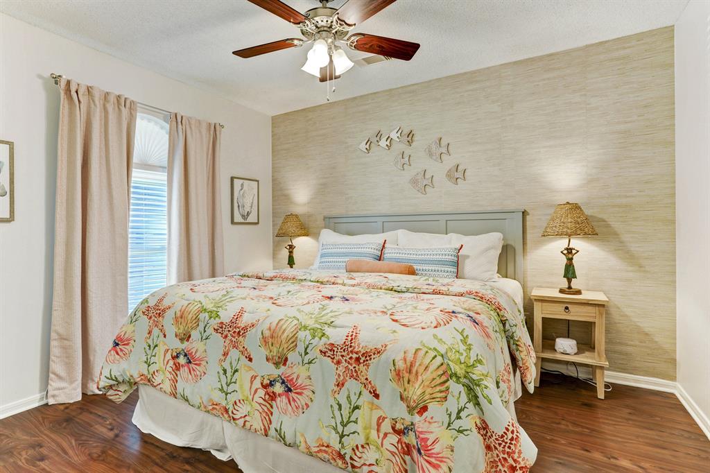 403 2 Isles End Road, Tiki Island, Texas 77554, 4 Bedrooms Bedrooms, 8 Rooms Rooms,2 BathroomsBathrooms,Single-family,For Sale,Isles End,78006801