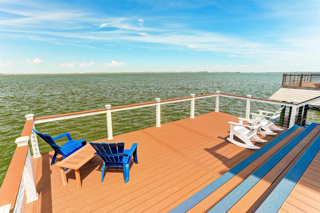 403 2 Isles End Road, Tiki Island, Texas 77554, 4 Bedrooms Bedrooms, 8 Rooms Rooms,2 BathroomsBathrooms,Single-family,For Sale,Isles End,78006801