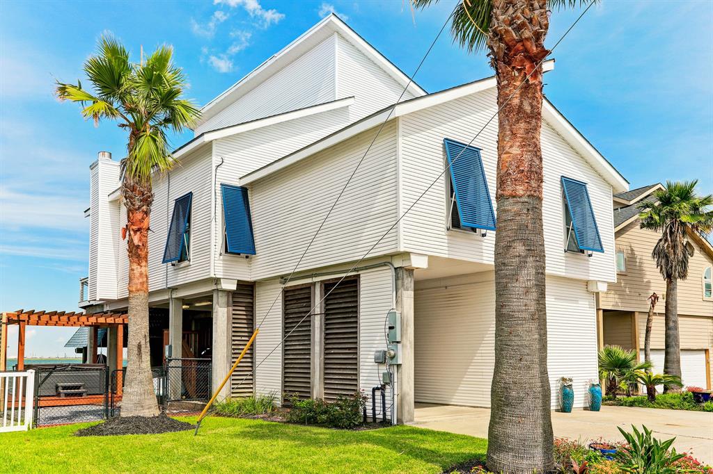 403 2 Isles End Road, Tiki Island, Texas 77554, 4 Bedrooms Bedrooms, 8 Rooms Rooms,2 BathroomsBathrooms,Single-family,For Sale,Isles End,78006801