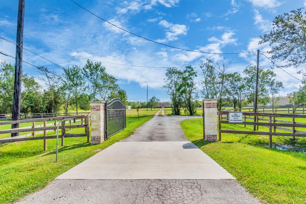 4800 1 Westwood Lane, Manvel, Texas 77578, 4 Bedrooms Bedrooms, 10 Rooms Rooms,3 BathroomsBathrooms,Country Homes/acreage,For Sale,Westwood,47637321