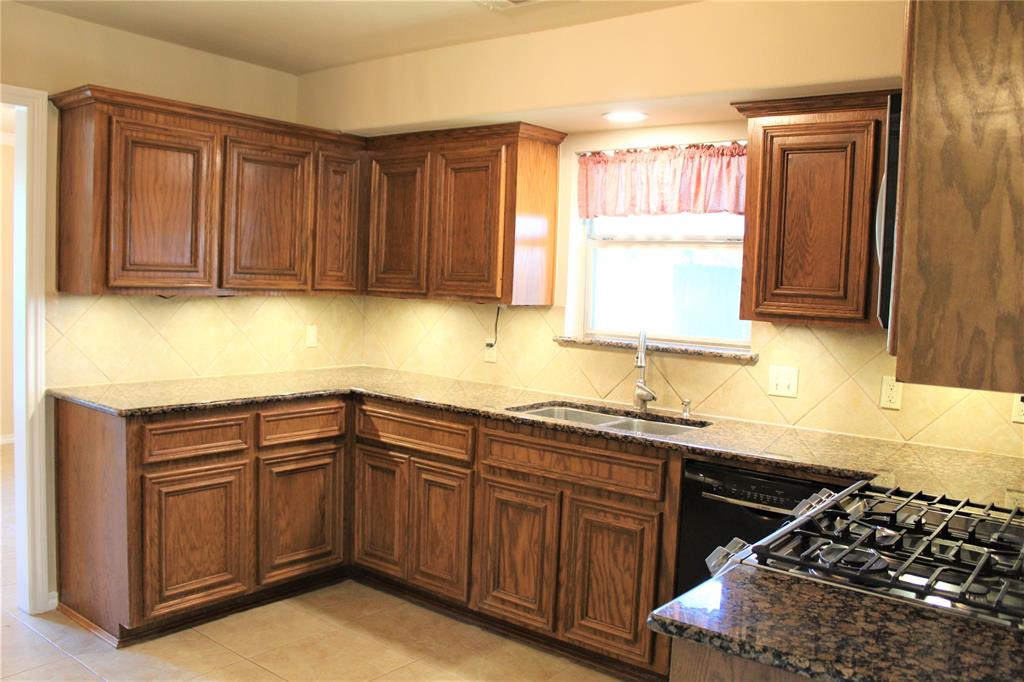 6102 2 Greenmont Drive, Houston, Texas 77092, 4 Bedrooms Bedrooms, 9 Rooms Rooms,2 BathroomsBathrooms,Single-family,For Sale,Greenmont,54966430