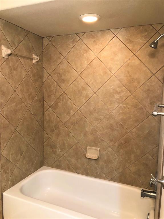 6102 2 Greenmont Drive, Houston, Texas 77092, 4 Bedrooms Bedrooms, 9 Rooms Rooms,2 BathroomsBathrooms,Single-family,For Sale,Greenmont,54966430