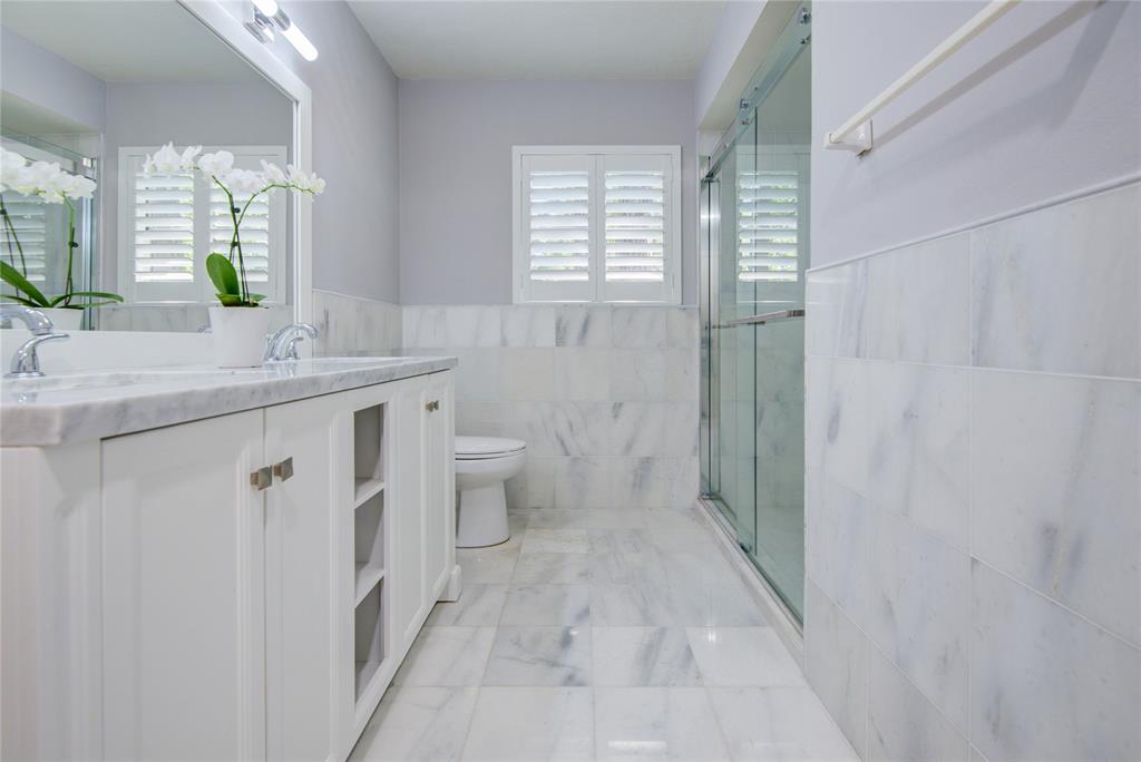 818 2 Chowning Road, Houston, Texas 77024, 5 Bedrooms Bedrooms, 17 Rooms Rooms,4 BathroomsBathrooms,Single-family,For Sale,Chowning,64803187