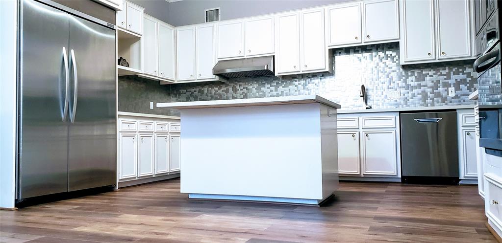 818 2 Chowning Road, Houston, Texas 77024, 5 Bedrooms Bedrooms, 17 Rooms Rooms,4 BathroomsBathrooms,Single-family,For Sale,Chowning,64803187