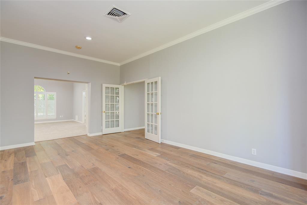 818 2 Chowning Road, Houston, Texas 77024, 5 Bedrooms Bedrooms, 17 Rooms Rooms,4 BathroomsBathrooms,Single-family,For Sale,Chowning,64803187