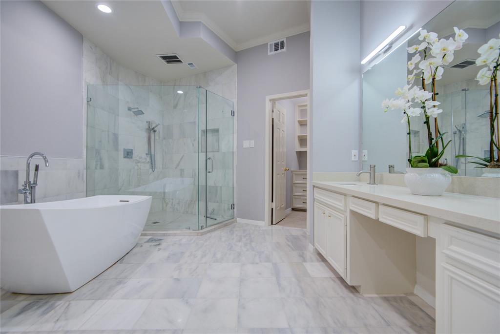 818 2 Chowning Road, Houston, Texas 77024, 5 Bedrooms Bedrooms, 17 Rooms Rooms,4 BathroomsBathrooms,Single-family,For Sale,Chowning,64803187