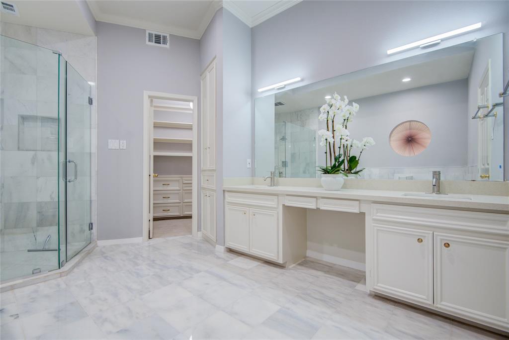 818 2 Chowning Road, Houston, Texas 77024, 5 Bedrooms Bedrooms, 17 Rooms Rooms,4 BathroomsBathrooms,Single-family,For Sale,Chowning,64803187
