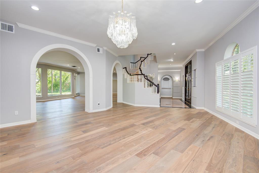 818 2 Chowning Road, Houston, Texas 77024, 5 Bedrooms Bedrooms, 17 Rooms Rooms,4 BathroomsBathrooms,Single-family,For Sale,Chowning,64803187