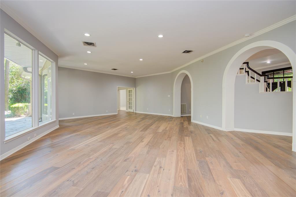 818 2 Chowning Road, Houston, Texas 77024, 5 Bedrooms Bedrooms, 17 Rooms Rooms,4 BathroomsBathrooms,Single-family,For Sale,Chowning,64803187