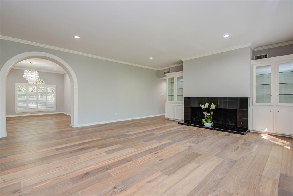 818 2 Chowning Road, Houston, Texas 77024, 5 Bedrooms Bedrooms, 17 Rooms Rooms,4 BathroomsBathrooms,Single-family,For Sale,Chowning,64803187