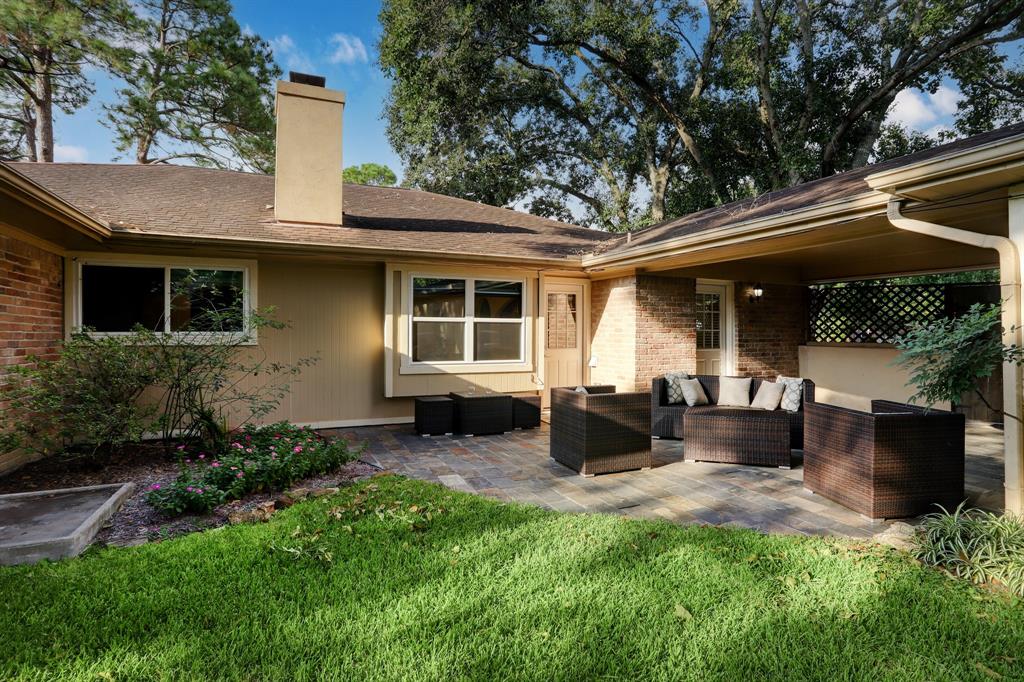 6103 1 Bayou Bridge Drive, Houston, Texas 77096, 4 Bedrooms Bedrooms, 10 Rooms Rooms,2 BathroomsBathrooms,Single-family,For Sale,Bayou Bridge,45655609