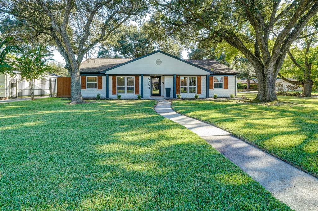 5759 1 Willowbend Boulevard, Houston, Texas 77096, 3 Bedrooms Bedrooms, 8 Rooms Rooms,2 BathroomsBathrooms,Single-family,For Sale,Willowbend,4560532