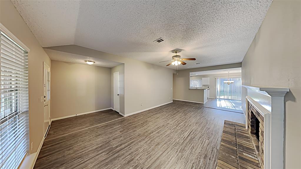 2 1 Lazy Morning Place, The Woodlands, Texas 77381, 3 Bedrooms Bedrooms, 3 Rooms Rooms,2 BathroomsBathrooms,Single-family,For Sale,Lazy Morning,58819799