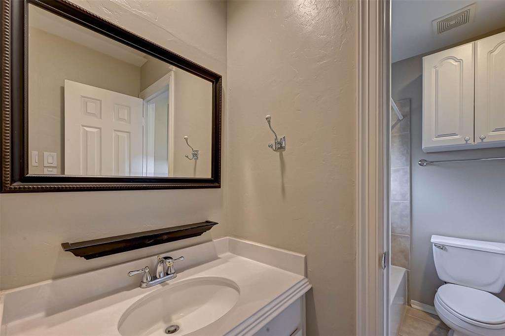 11413 2 Gallant Ridge Lane, Houston, Texas 77082, 4 Bedrooms Bedrooms, 13 Rooms Rooms,3 BathroomsBathrooms,Single-family,For Sale,Gallant Ridge,41140578