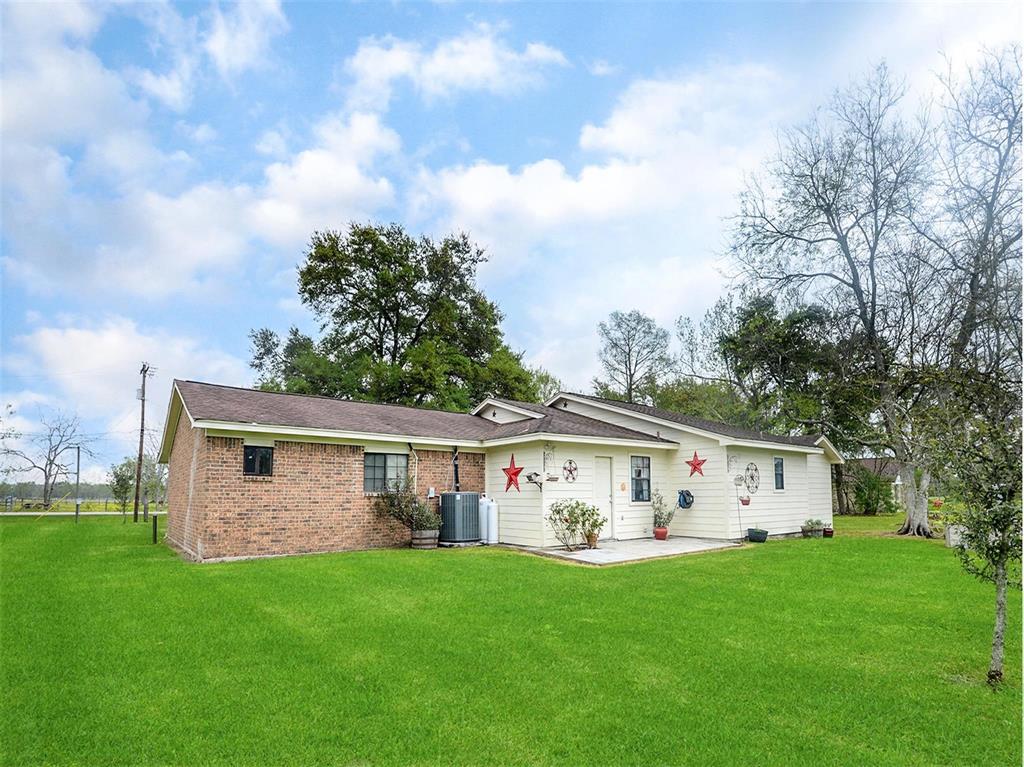 4614 1 County Road 155, Alvin, Texas 77511, 4 Bedrooms Bedrooms, 10 Rooms Rooms,2 BathroomsBathrooms,Single-family,For Sale,County Road 155,96608239