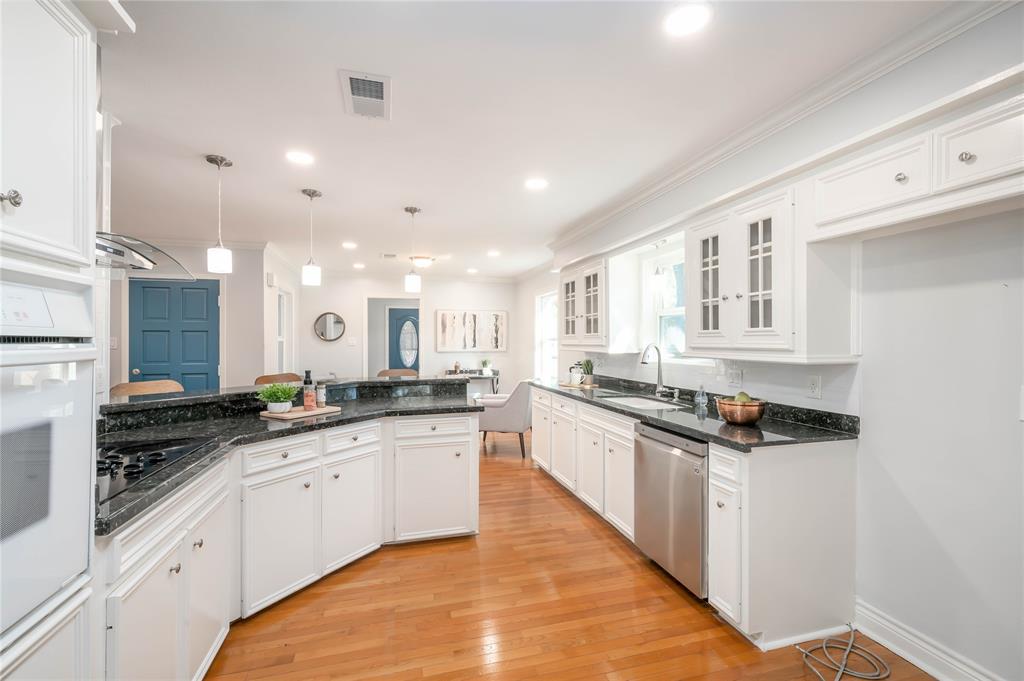 970 1 Chamboard Lane, Houston, Texas 77018, 3 Bedrooms Bedrooms, 8 Rooms Rooms,2 BathroomsBathrooms,Single-family,For Sale,Chamboard,59065493