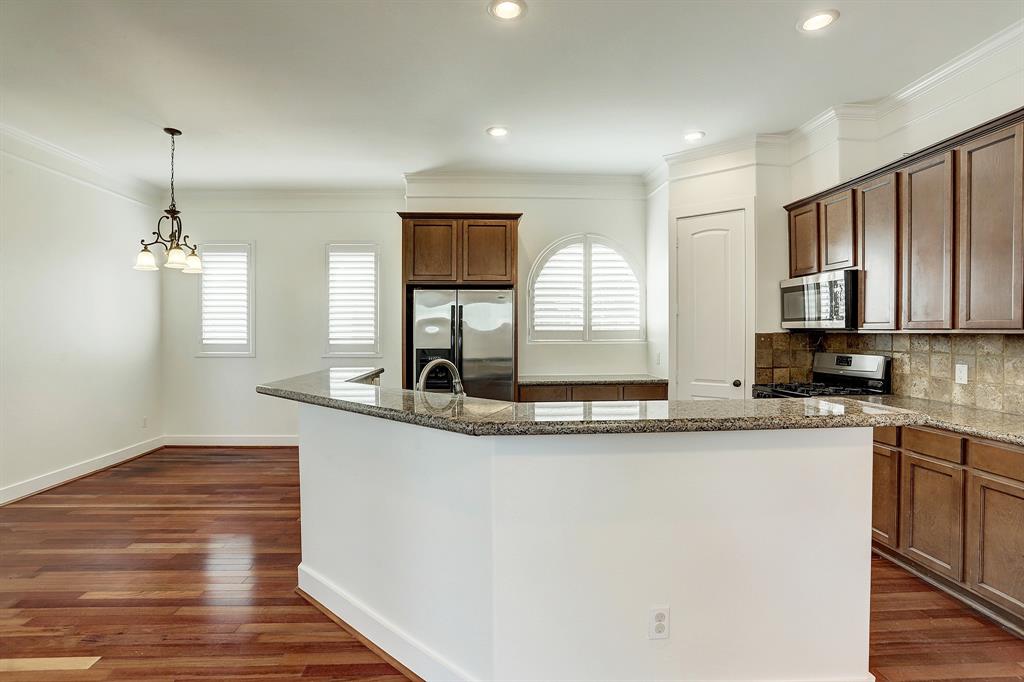 11022 2 Little John Way, Houston, Texas 77043, 3 Bedrooms Bedrooms, 6 Rooms Rooms,2 BathroomsBathrooms,Single-family,For Sale,Little John,61919446