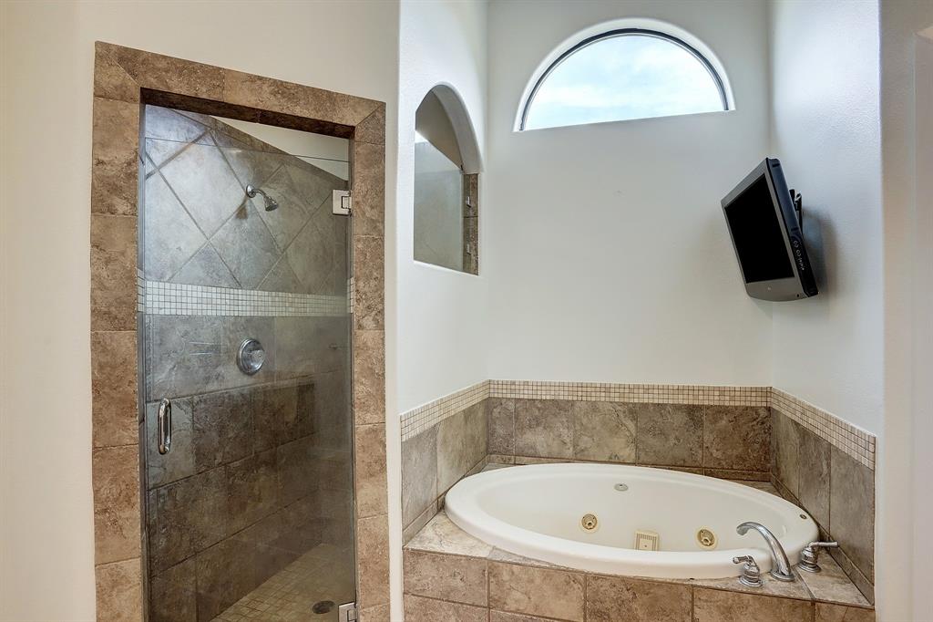 11022 2 Little John Way, Houston, Texas 77043, 3 Bedrooms Bedrooms, 6 Rooms Rooms,2 BathroomsBathrooms,Single-family,For Sale,Little John,61919446