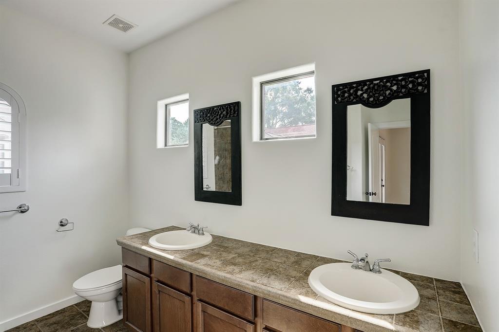 11022 2 Little John Way, Houston, Texas 77043, 3 Bedrooms Bedrooms, 6 Rooms Rooms,2 BathroomsBathrooms,Single-family,For Sale,Little John,61919446