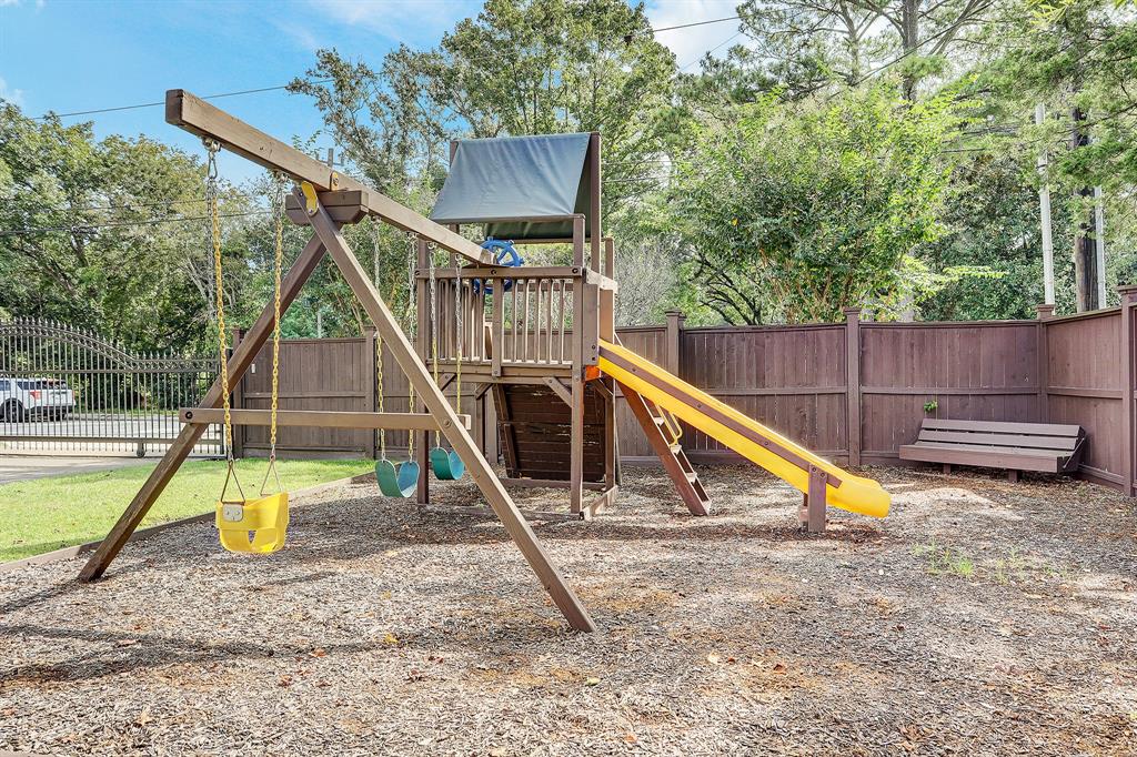 11022 2 Little John Way, Houston, Texas 77043, 3 Bedrooms Bedrooms, 6 Rooms Rooms,2 BathroomsBathrooms,Single-family,For Sale,Little John,61919446