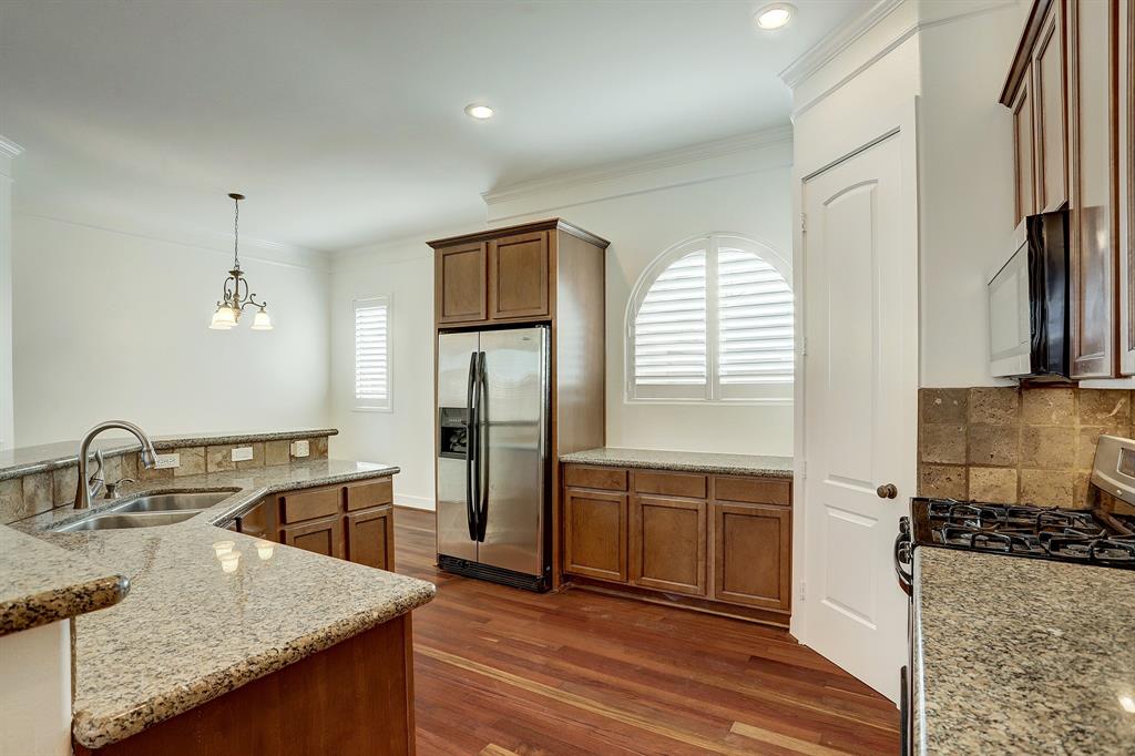 11022 2 Little John Way, Houston, Texas 77043, 3 Bedrooms Bedrooms, 6 Rooms Rooms,2 BathroomsBathrooms,Single-family,For Sale,Little John,61919446