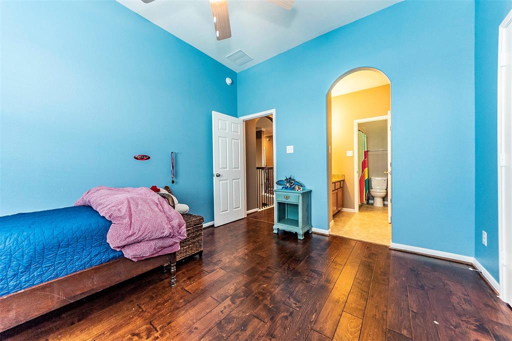 4631 2 Serrano Drive, League City, Texas 77573, 5 Bedrooms Bedrooms, 6 Rooms Rooms,3 BathroomsBathrooms,Single-family,For Sale,Serrano,64839055