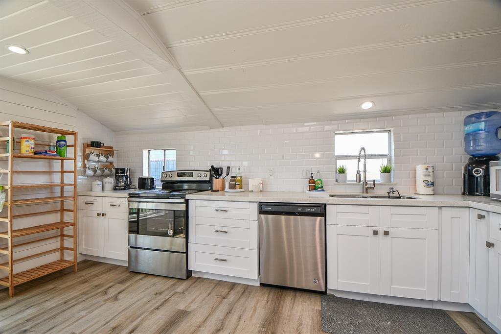 416 1 Seabean st Street, Surfside Beach, Texas 77541, 3 Bedrooms Bedrooms, 3 Rooms Rooms,2 BathroomsBathrooms,Single-family,For Sale,Seabean st,84310296