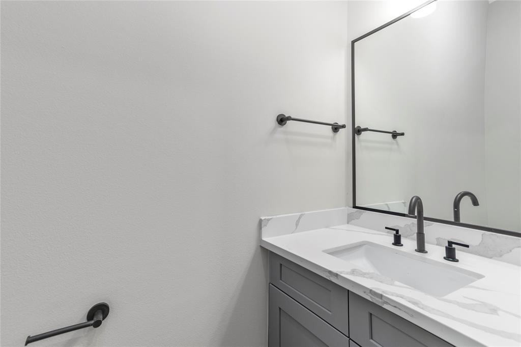 2809 2 Truxillo Street, Houston, Texas 77004, 3 Bedrooms Bedrooms, 6 Rooms Rooms,3 BathroomsBathrooms,Single-family,For Sale,Truxillo,52723211