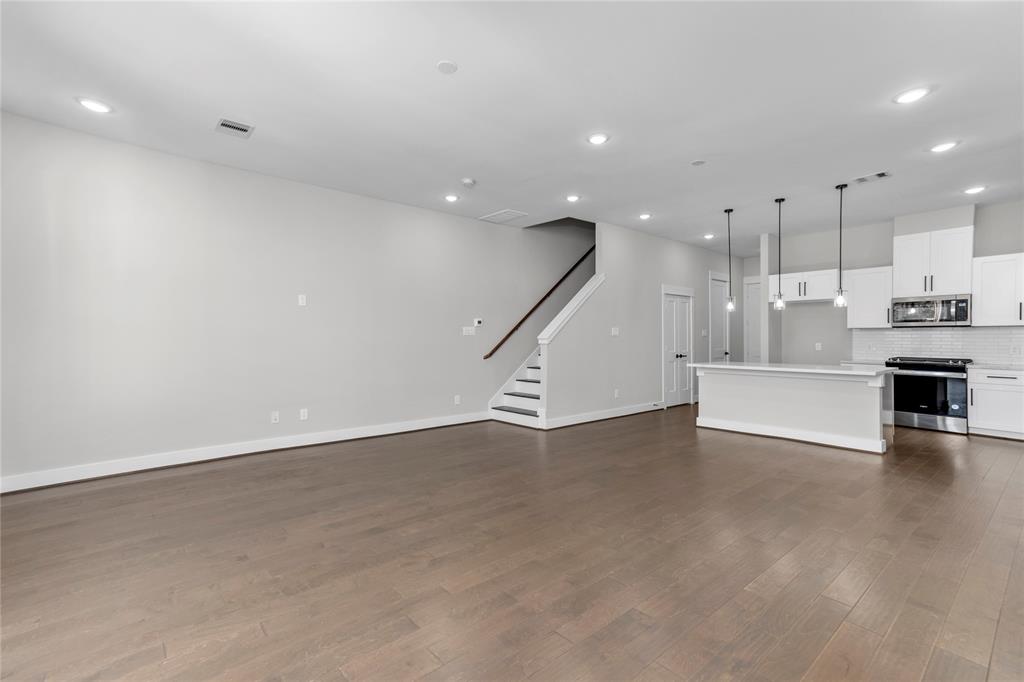 2809 2 Truxillo Street, Houston, Texas 77004, 3 Bedrooms Bedrooms, 6 Rooms Rooms,3 BathroomsBathrooms,Single-family,For Sale,Truxillo,52723211