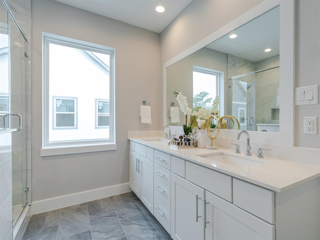 420 3 Janisch Road, Houston, Texas 77018, 3 Bedrooms Bedrooms, 12 Rooms Rooms,3 BathroomsBathrooms,Single-family,For Sale,Janisch,79852699