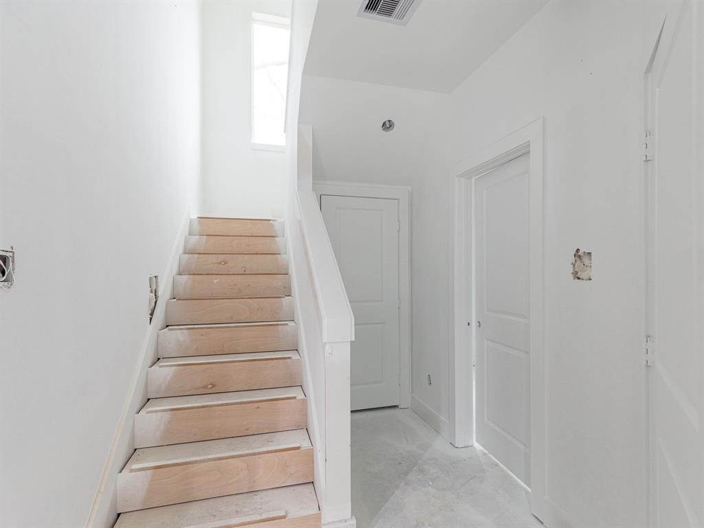 420 3 Janisch Road, Houston, Texas 77018, 3 Bedrooms Bedrooms, 12 Rooms Rooms,3 BathroomsBathrooms,Single-family,For Sale,Janisch,79852699